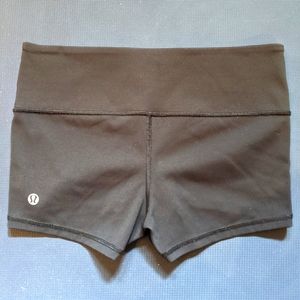 Black lulu shorts